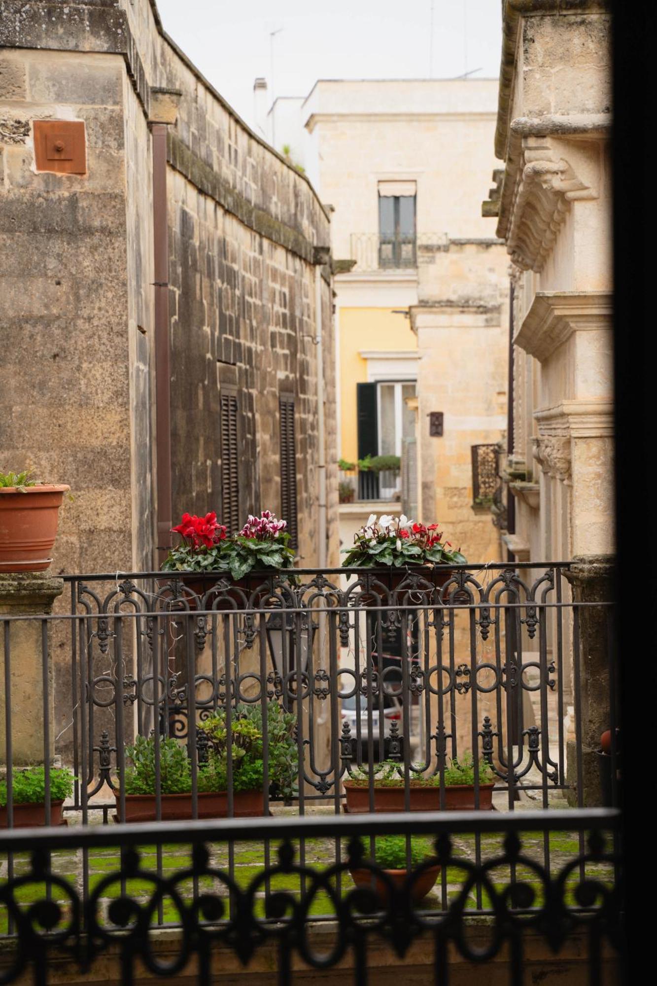 Victoria Apt - Historical Centre Lecce Esterno foto