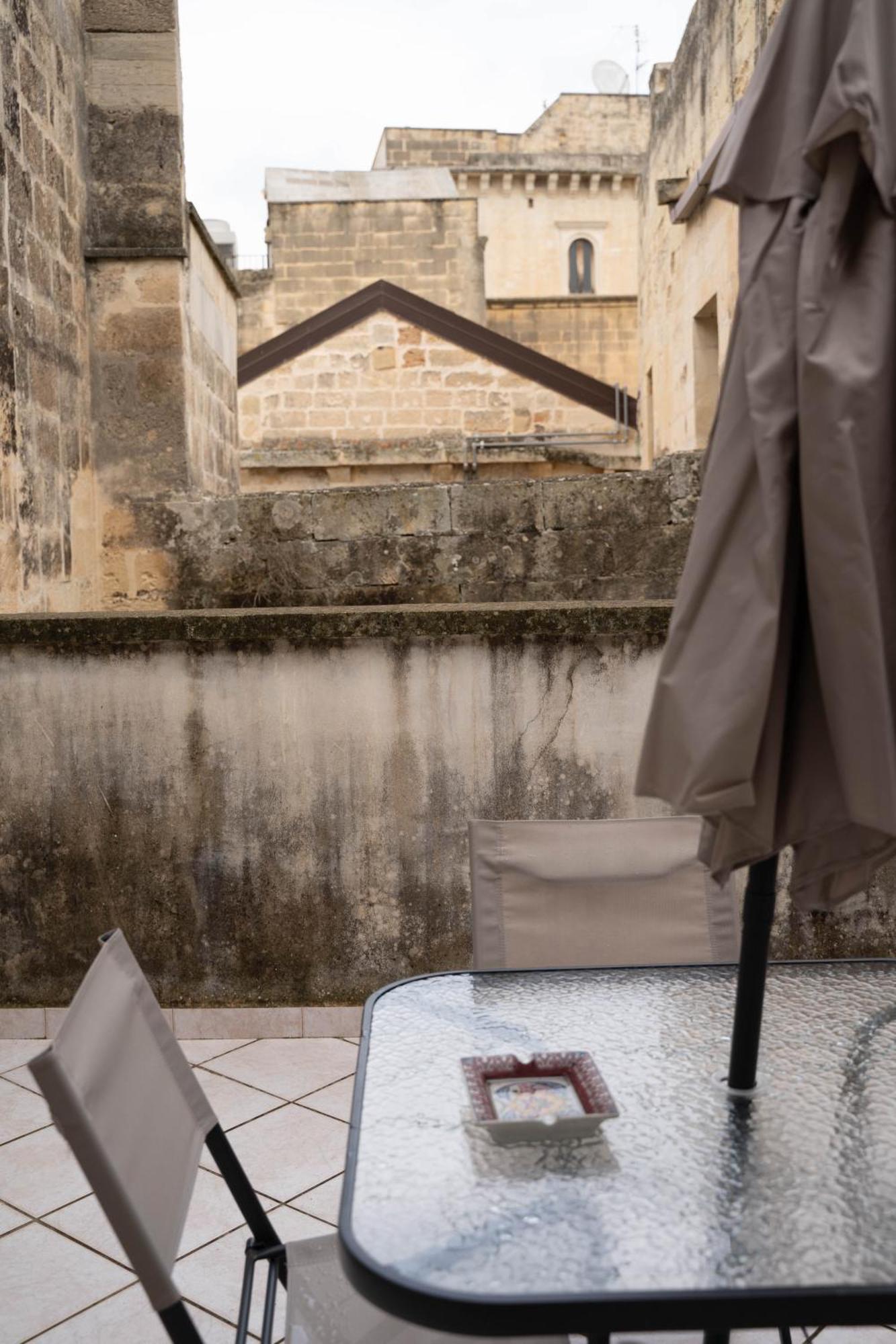 Victoria Apt - Historical Centre Lecce Esterno foto